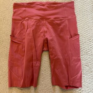 Lululemon biker shorts with pockets